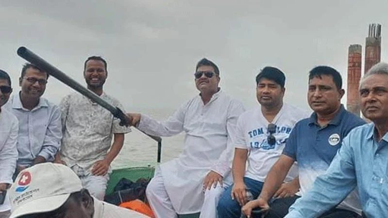 স্পিডবোটের ধাক্কায় এমপি মিতাসহ আহত ৭