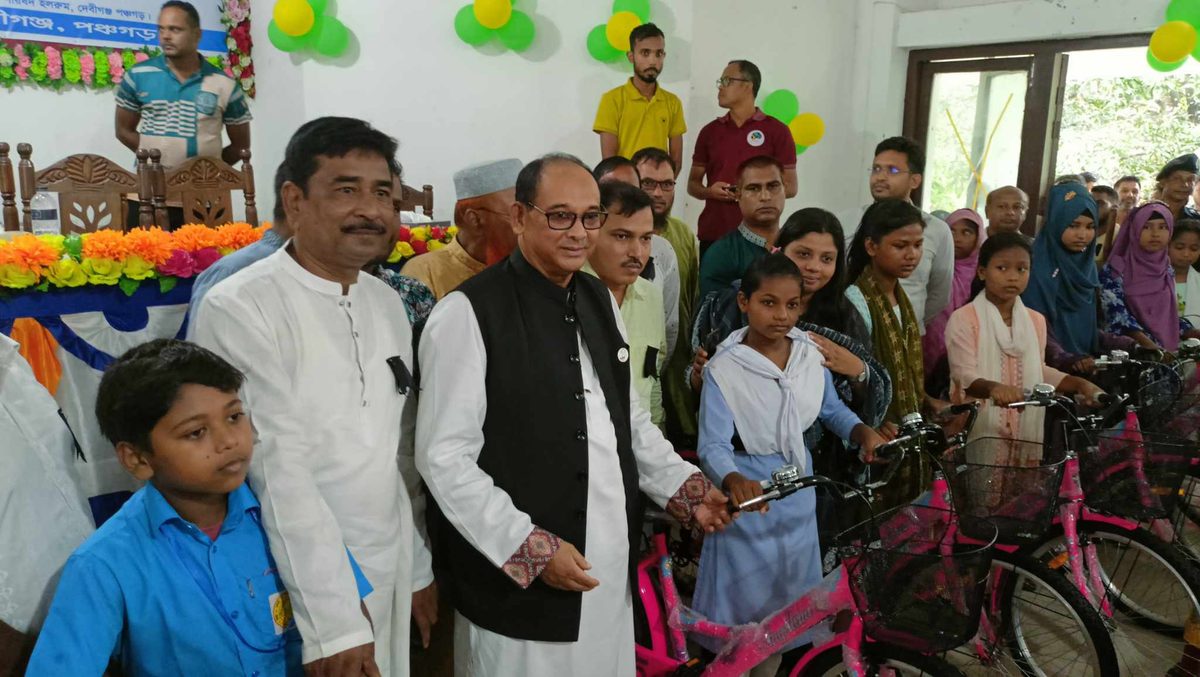 দেবীগঞ্জে ২২০ শিক্ষার্থী পেল নতুন বাইসাইকেল