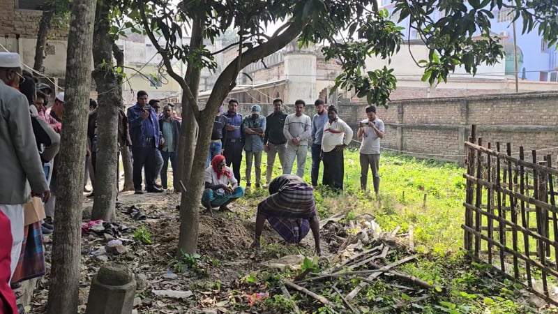 আড়াই বছর পর বিএনপি নেতা আলিমের মরদেহ উত্তোলন