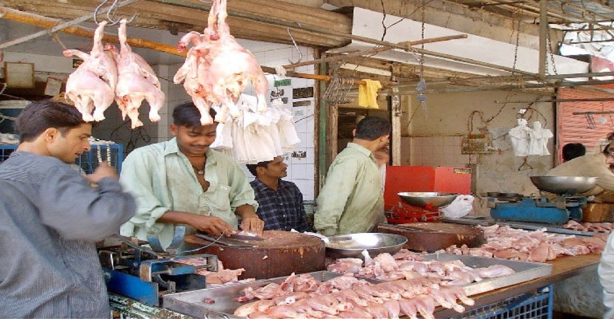দুধের কেজি ২১০,মুরগি ৫০০