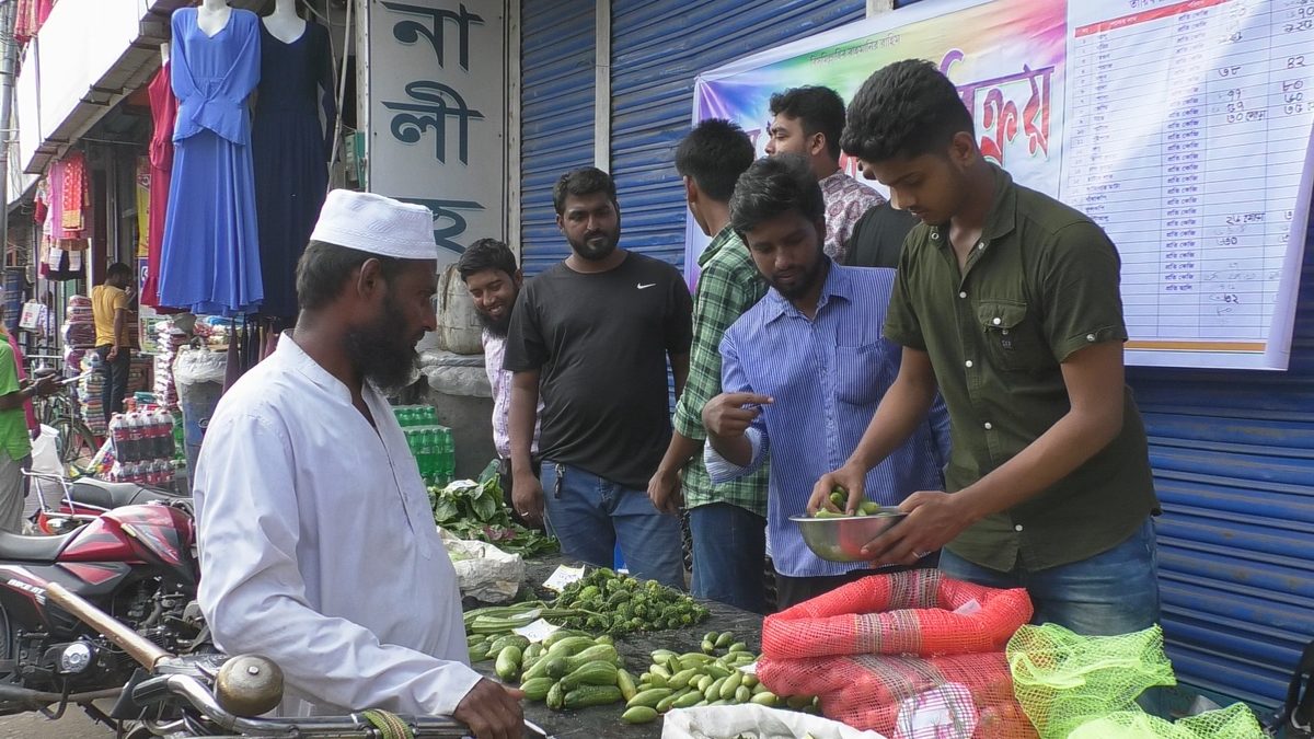 কুমারখালীতে ছাত্র জনতার উদ্যোগে ন্যায্য মূল্যের সবজি বাজার