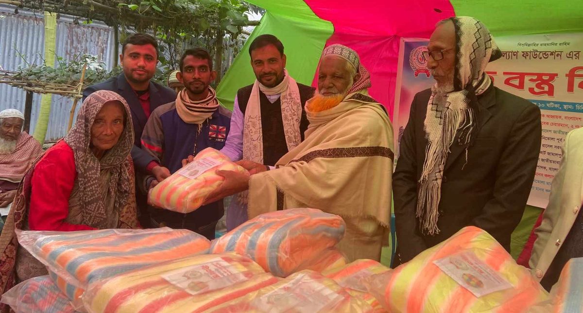 মেলান্দহে মানবকল্যান ফাউন্ডেশনের উদ্যোগে শীতবস্ত্র বিতরণ