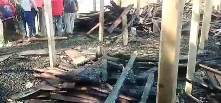 খোকসায় ভয়াবহ অগ্নিকান্ডে লক্ষাধিক টাকার মালামাল ভস্মিভুত