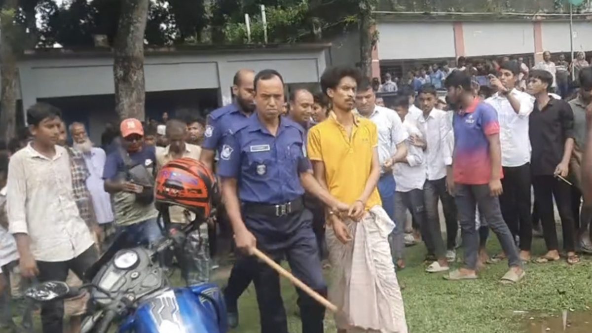 জামালপুরে ছাত্রীদের উত্ত্যক্তের অভিযোগে যুবকের কারাদণ্ড