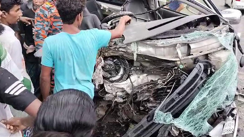 গোপালগঞ্জে বাস ও মাইক্রোবাসের মুখোমুখি সংঘর্ষে নিহত ১