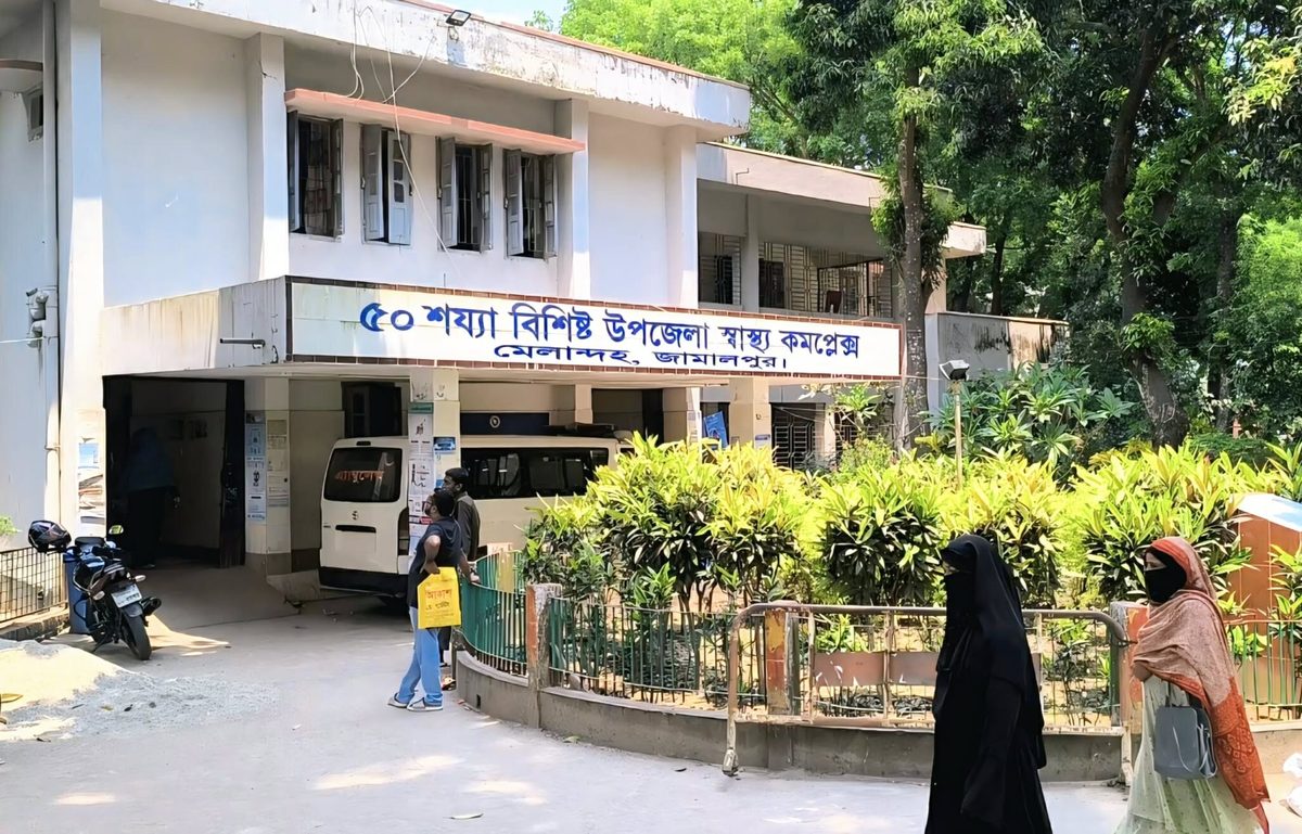 হাসপাতালে রোগীর স্বর্ণের চেইন ছিনতাইকালে নারী ছিনতাইকারী আটক
