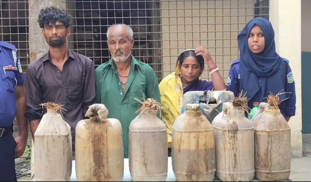 জামালপুরে ৮০ লিটার চোলাই মদ জব্দ, নারীসহ আটক ৩
