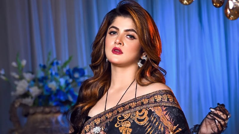 ছোট বয়সে মা হওয়াটা বাড়াবাড়ি ছিল: শ্রাবন্তী