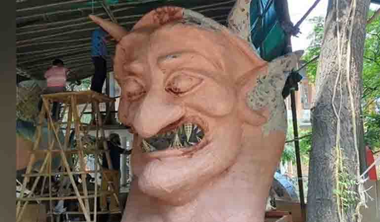 পহেলা বৈশাখের শোভাযাত্রায় হাসিনার মুখাবয়ব