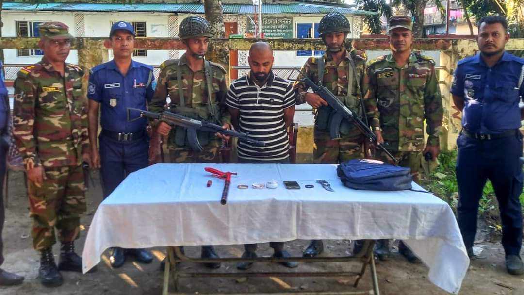 কিশোরগঞ্জে যৌথবাহিনীর অভিযানে শর্টগানসহ গ্রেফতার ১