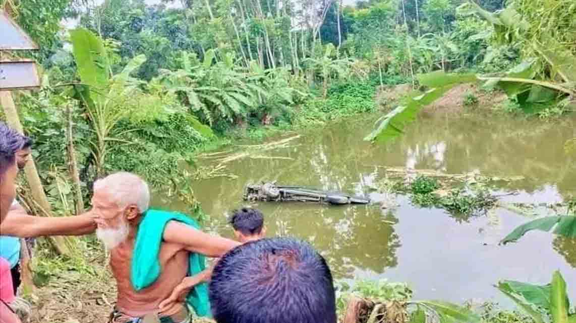 কুষ্টিয়ায় মাইক্রোবাসের ধাক্কায় ৪ স্কুল শিক্ষার্থী নিহত, আহত ২