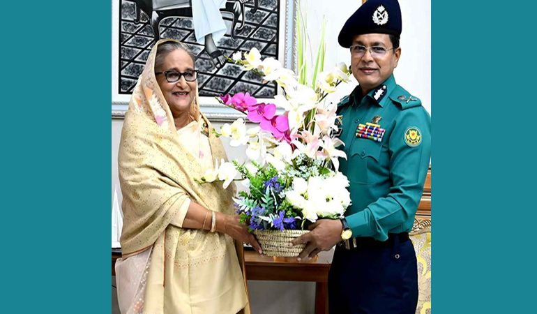 প্রধানমন্ত্রীকে ডিএমপি কমিশনারের শুভেচ্ছা