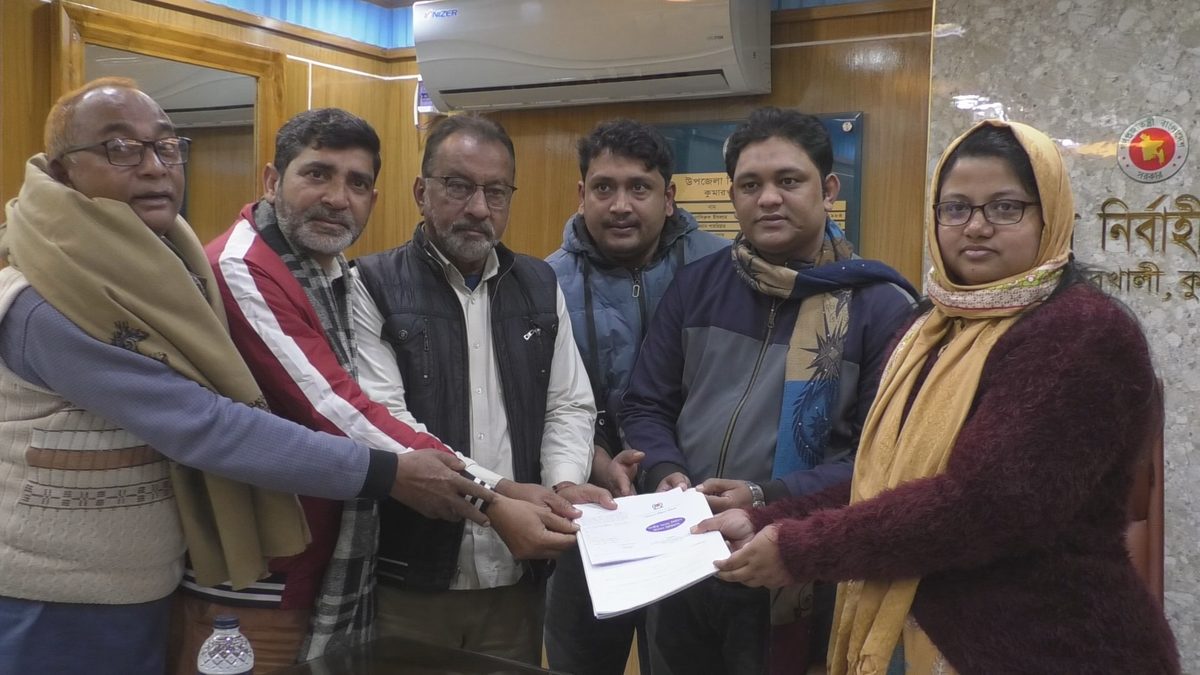 কুষ্টিয়া -৪ আসনে আনছার প্রামাণিকের পক্ষে মনোনয়নপত্র উত্তোলন