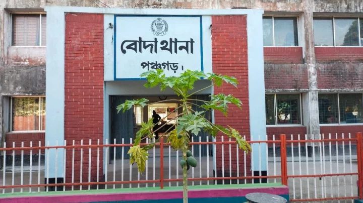 ঘরে ঢুকে নামাজ পড়া অবস্থায় নারীকে কুপিয়ে হত্যা