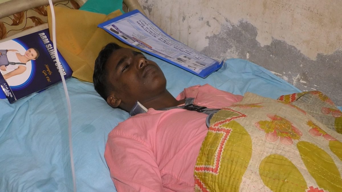 স্কাউটে নেতৃত্ব দেওয়ায় শিক্ষার্থীকে পিটিয়ে আহত করার অভিযোগ সহপাঠীর
