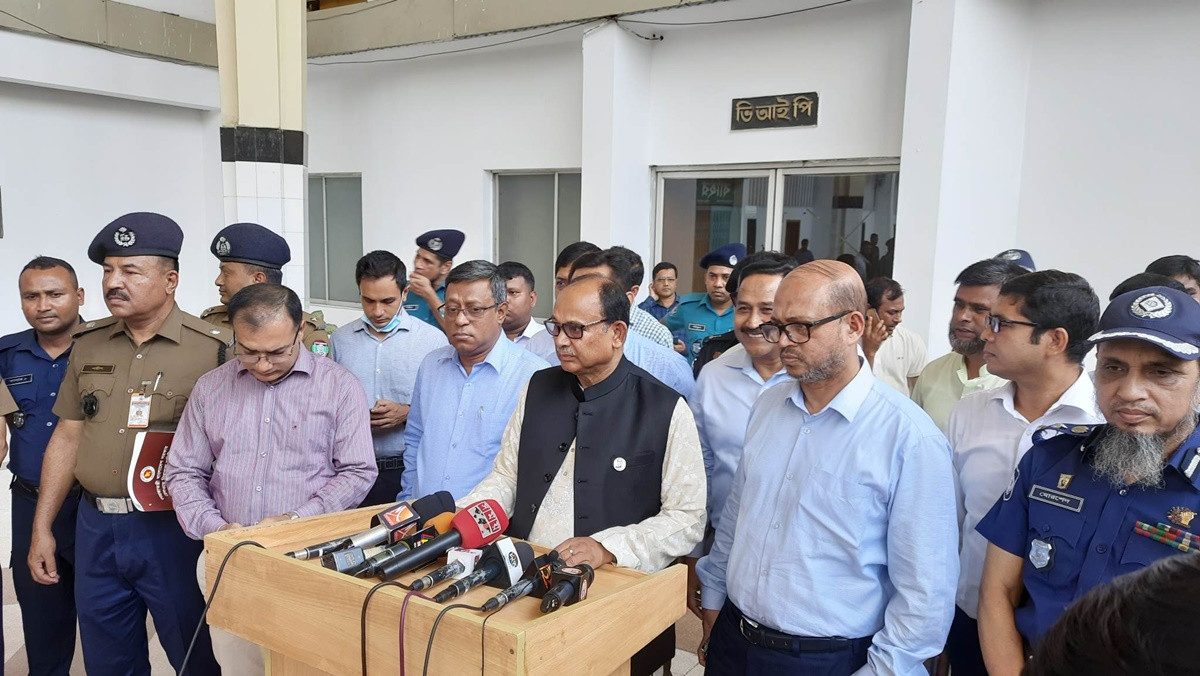 ঈদযাত্রায় টিকিট ছাড়া ট্রেন ভ্রমণের সুযোগ নেই : রেলমন্ত্রী