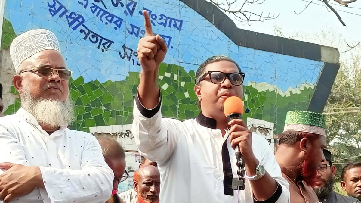 আমরা নতুন সমাজ গড়ার সময় হিন্দু-মুসলমান বিভেদ করবো না: রাশেদ প্রধান