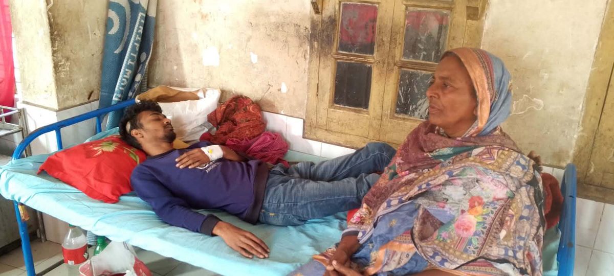 কুষ্টিয়াতে মাদক কারবারির নাম বলায় যুবকের উপর হামলা