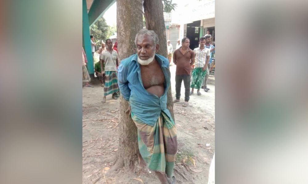শিশুকে ধর্ষণচেষ্টা : বৃদ্ধকে গণপিটুনি দিয়ে গাছের সঙ্গে বেঁধে রাখে এলাকাবাসী