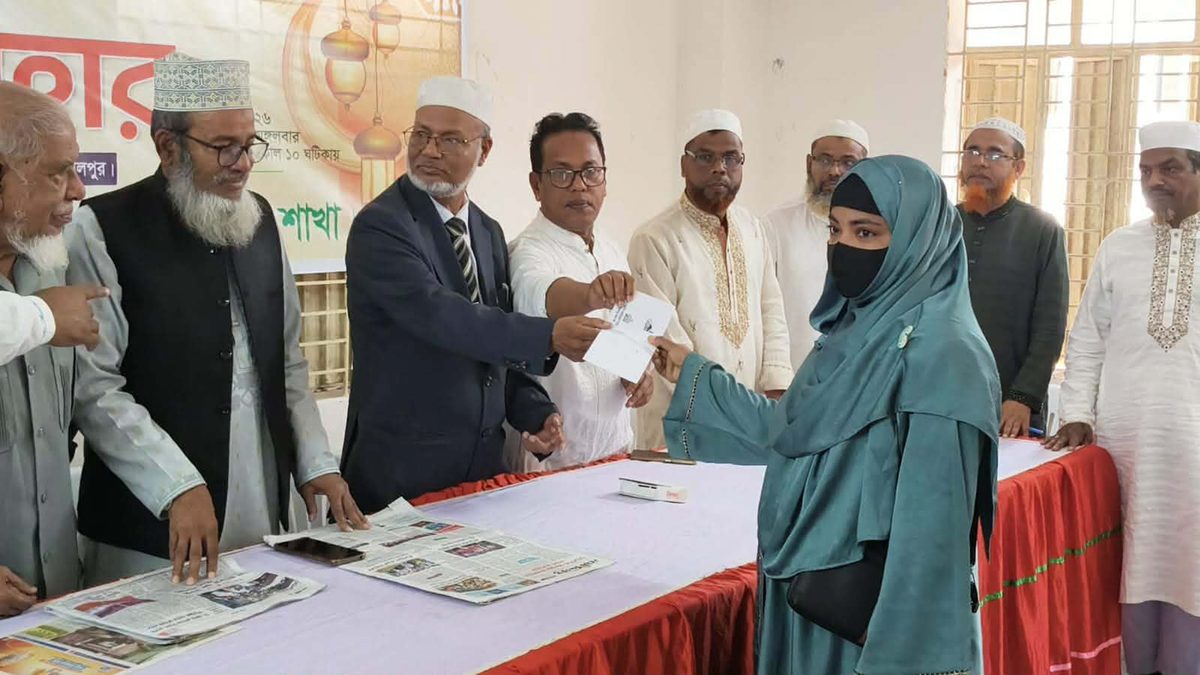 জামালপুরে ১৮ জুলাই শহীদ পরিবার পেলো জামায়াতের ঈদ উপহার