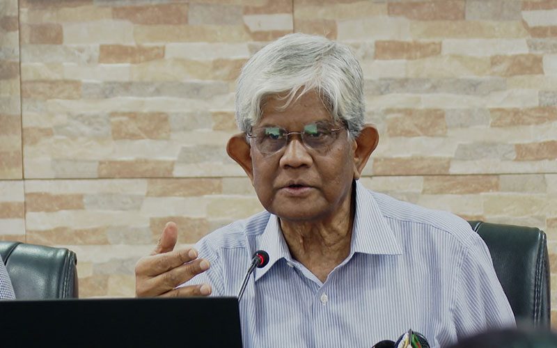 রিজার্ভ বাড়ায় দেশের অর্থনীতি ঘুরে দাঁড়াচ্ছে :বাণিজ্য উপদেষ্টা