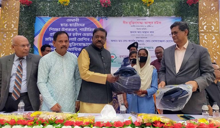 কুমারখালীতে শিক্ষা উপকরণ, হুইল চেয়ার ও সেলাই মেশিন বিতরণ