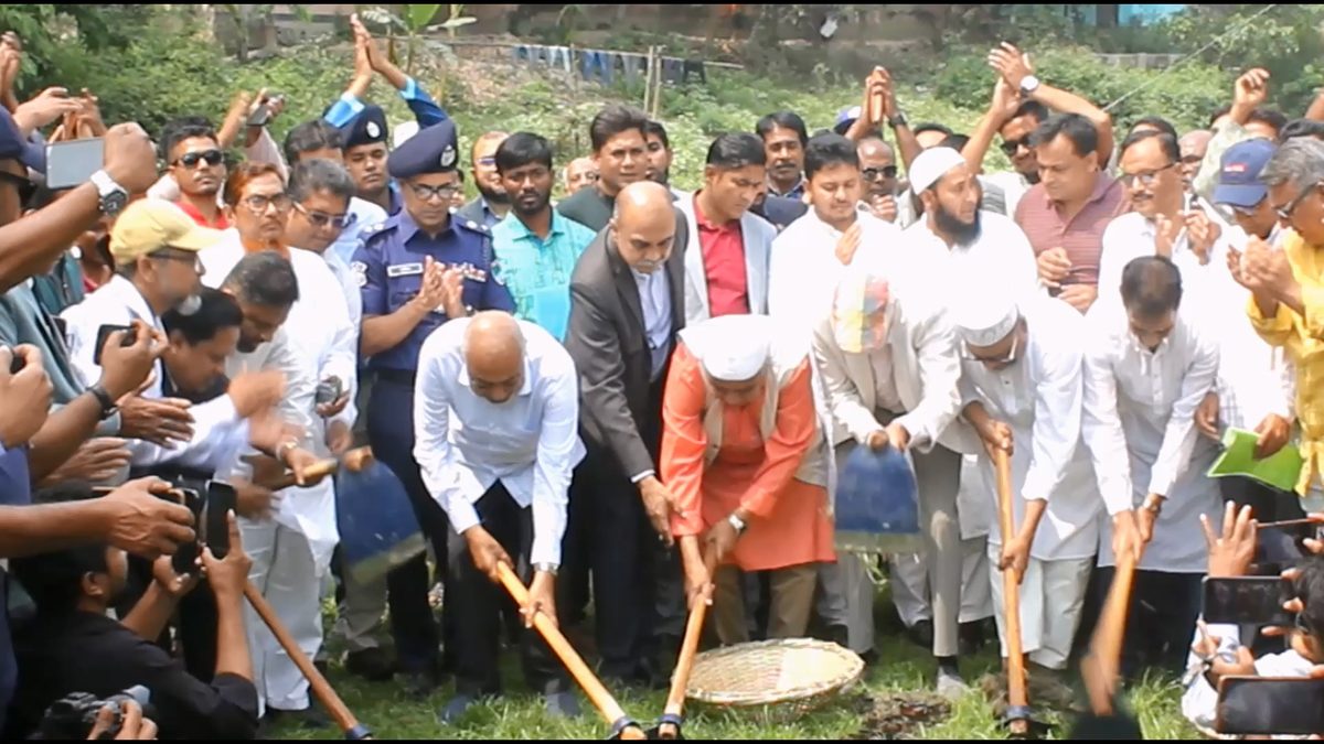 খোকসায় খাল পুন:খনন কাজের উদ্বোধন করলেন আইন মন্ত্রী আসাদুজ্জামান