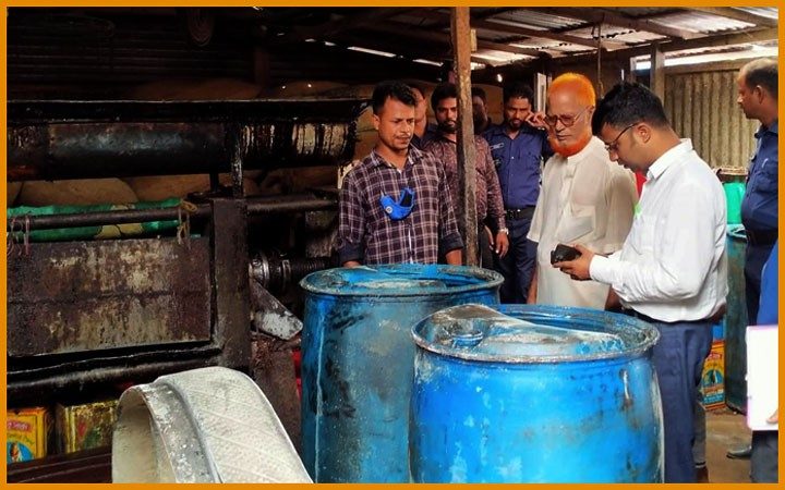 অস্বাস্থ্যকর পরিবেশে তেল উৎপাদন: জরিমানা,৩৭মন তেল জব্দ