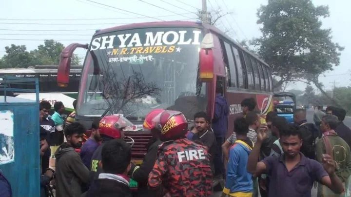 নাটোরে বাসের ধাক্কায় স্বামী-স্ত্রীর মৃত্যু
