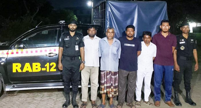 কুষ্টিয়ায় শিক্ষককে হত্যা চেষ্টা মামলার পলাতক ৫ আসামি গ্রেফতার