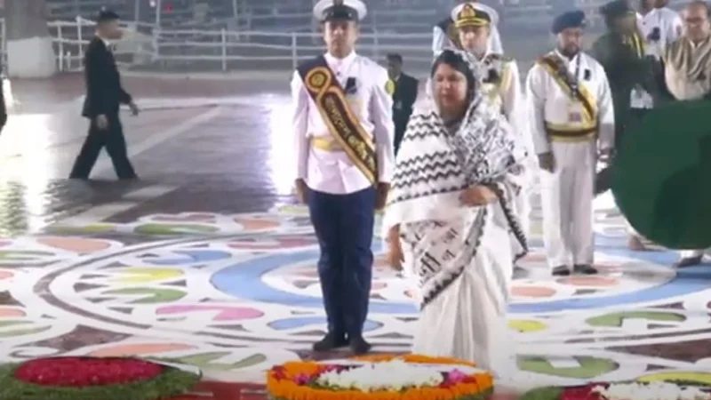 কেন্দ্রীয় শহীদ মিনারে স্পিকারের শ্রদ্ধা