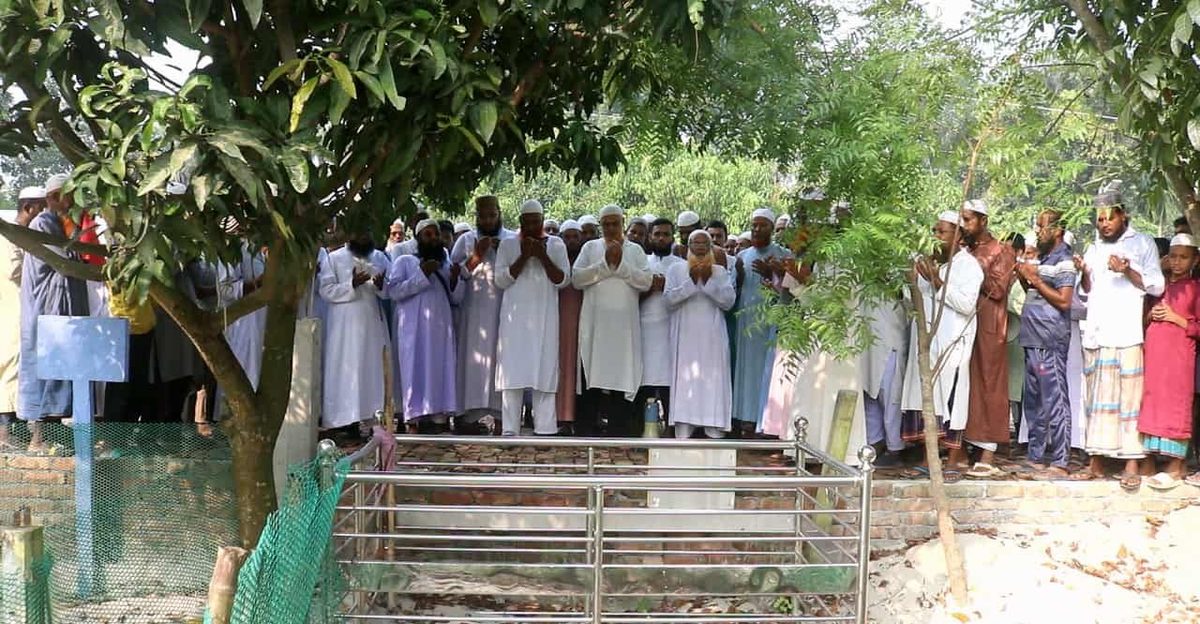 আবরার ফাহাদের কবর জিয়ারতে ইসলামী আন্দোলনের প্রার্থী আনোয়ার খান
