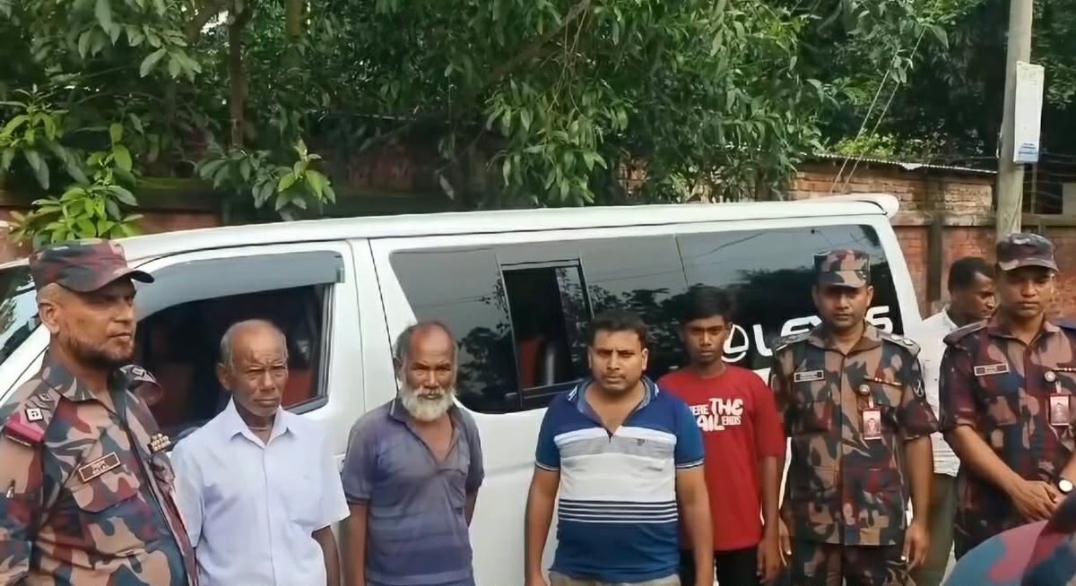 পুশইন বিতর্কের পর উদ্ধার হওয়া বৃদ্ধকে পরিবারের জিম্মায় দিল বিজিবি