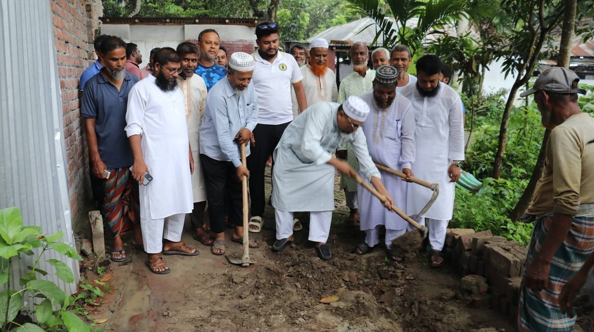 কুমারখালীতে রাস্তা নির্মাণ কাজের উদ্বোধন করলেন এমপি আফজাল হোসেন