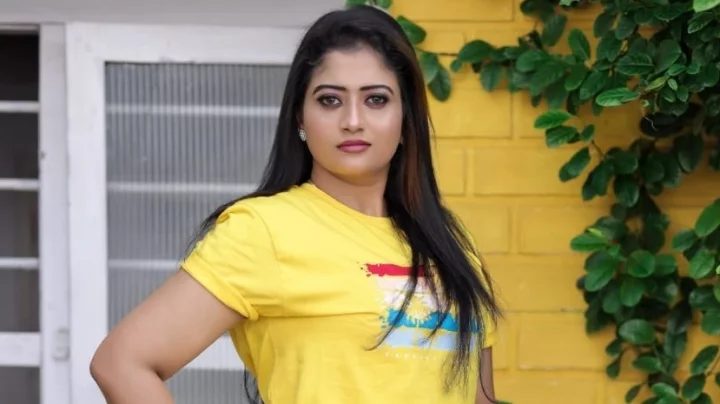 নিজ ফ্ল্যাট থেকে অভিনেত্রীর ঝুলন্ত দেহ উদ্ধার