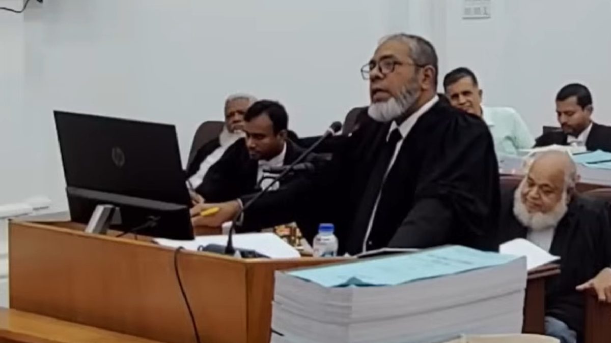 শেখ হাসিনা ‘রাজাকারের বাচ্চা’ বলেননি, নীলনকশায় হয়েছেন ক্ষমতাচ্যুত: ট্রাইব্যুনালে আইনজীবী