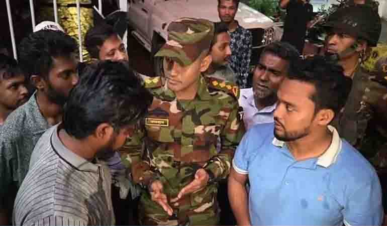 ছেলের বিয়েতে আ.লীগ নেতা, গ্রেপ্তারের দাবিতে শিক্ষার্থীদের অবস্থান