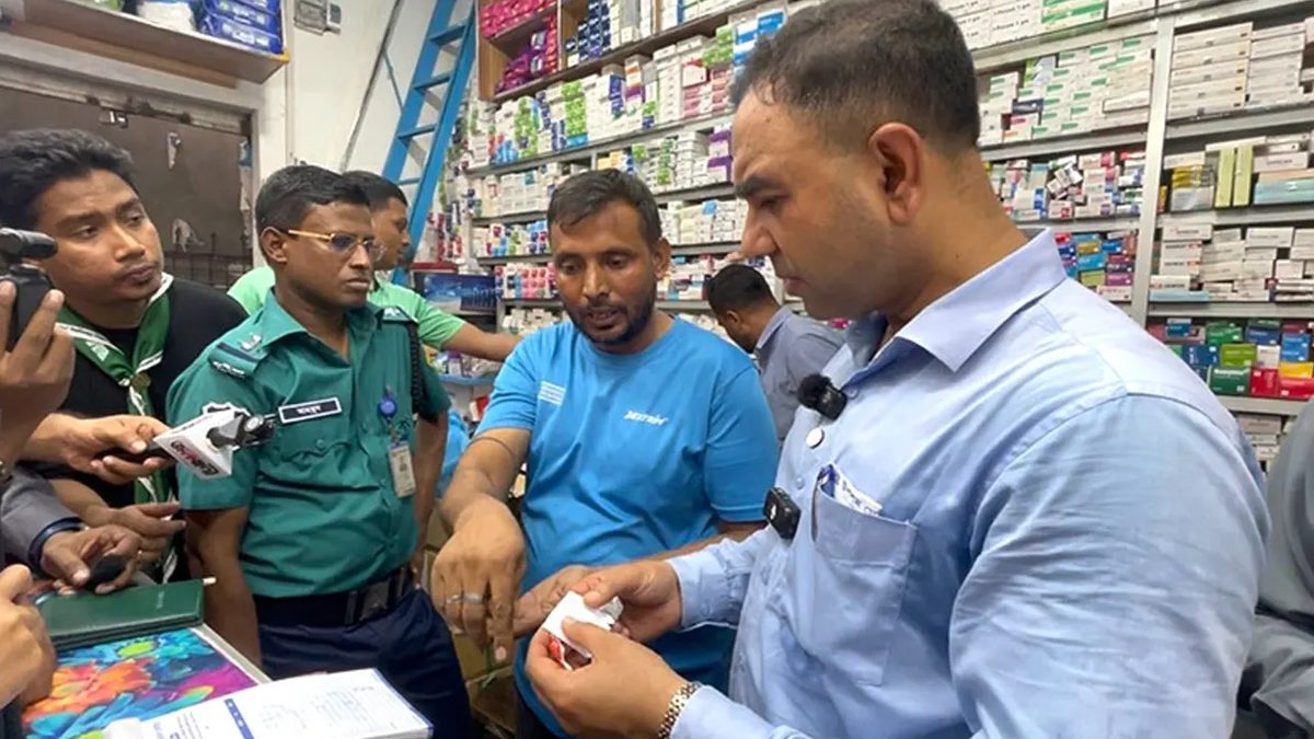 ওষুধের দাম বেশি নিলে ছাড় নয়, ভোক্তা অধিদপ্তরের হুঁশিয়ারি