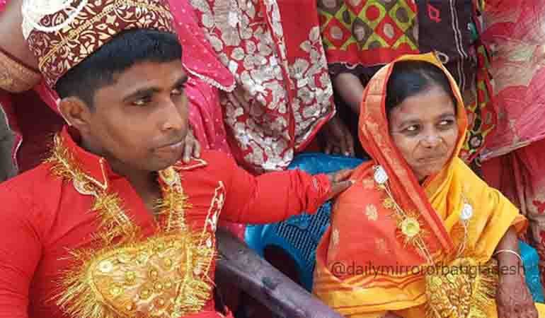 অবশেষে মিলে গেল ৪২ ইঞ্চির বর-কনে!