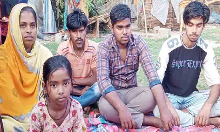 একই পরিবারে ৫ সদস্যের ইসলাম ধর্ম গ্রহণ