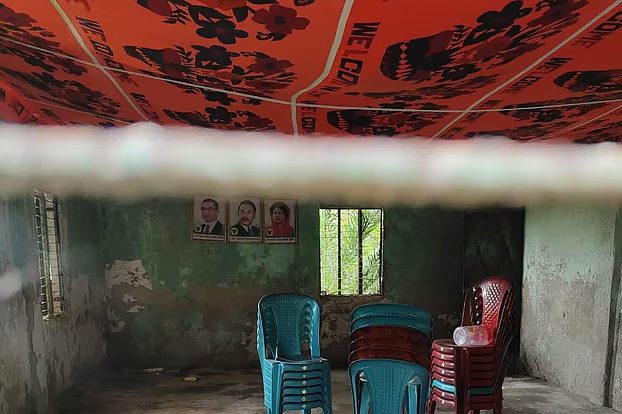 চরফ্যাশনে শিশুদের মক্তব ঘর দখল করে বিএনপি কার্যালয়