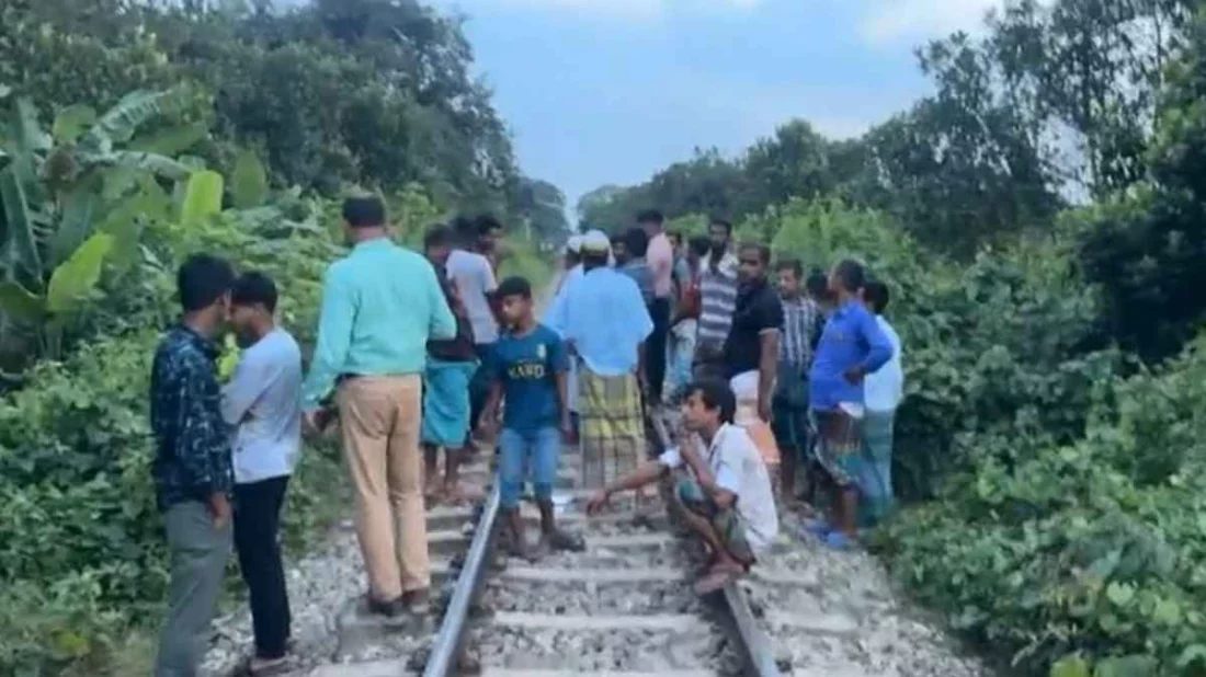 স্বামীকে ছেড়ে প্রেমিককে নিয়ে চলন্ত ট্রেনের নিচে তরুণী ঝাঁপ