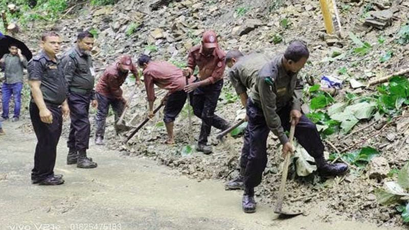 খাগড়াছড়িতে যান চলাচল স্বাভাবিক
