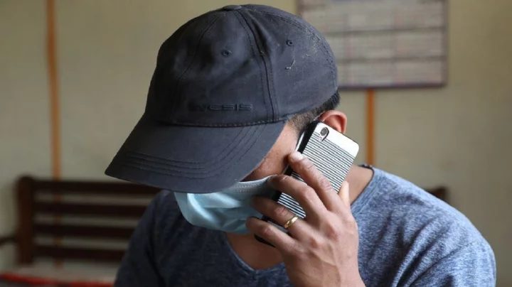 গভীর রাতে ‘জিনের’ ফোন, সাড়ে ৩ লাখ টাকা খোয়ালেন রাজমিস্ত্রি