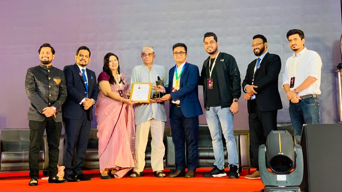 দেশসেরা ফ্রিল্যান্সার সম্মাননা পেলেন খোকসার মাহফুজুর রহমান