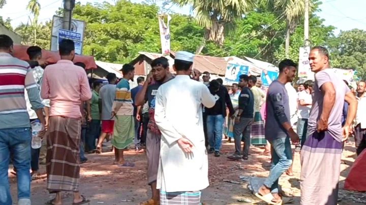 গোপালগঞ্জে ৫ ঘণ্টা ধরে সংঘর্ষ, নিয়ন্ত্রণে সেনাবাহিনী–র‍্যাব