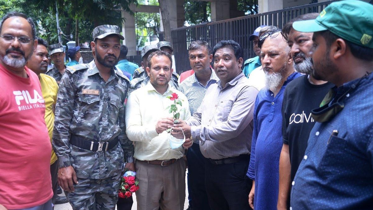 পরিচ্ছন্ন ভবনের পুরষ্কার গোলাপ ফুল