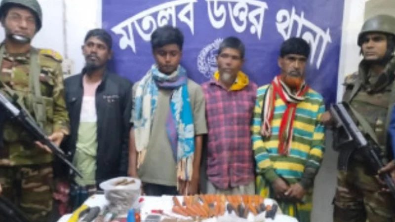 চাঁদপুরে যৌথ অভিযানে কিশোর গ্যাংসহ আটক ১০