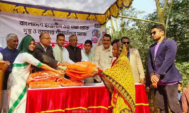 বেরোবি শাখা ছাত্রলীগের শীতবস্ত্র বিতরণ