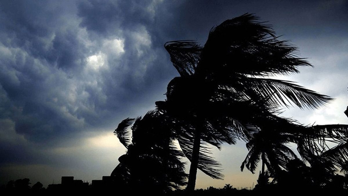 রাতে ১০ জেলায় ৮০ কিমি বেগে ঝড়ের শঙ্কা
